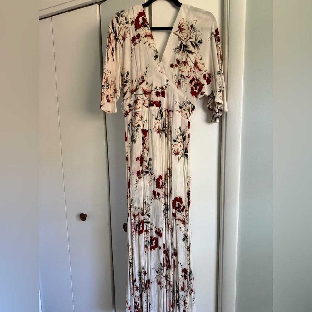 Carly Jean Los Angeles Floral Maxi Dress - Cream and Red